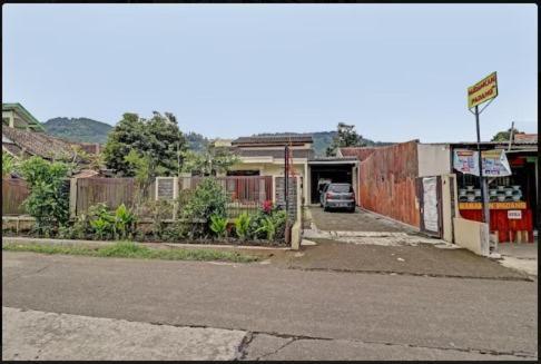 Adinda Homestay Lembang Εξωτερικό φωτογραφία