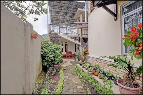Adinda Homestay Lembang Εξωτερικό φωτογραφία